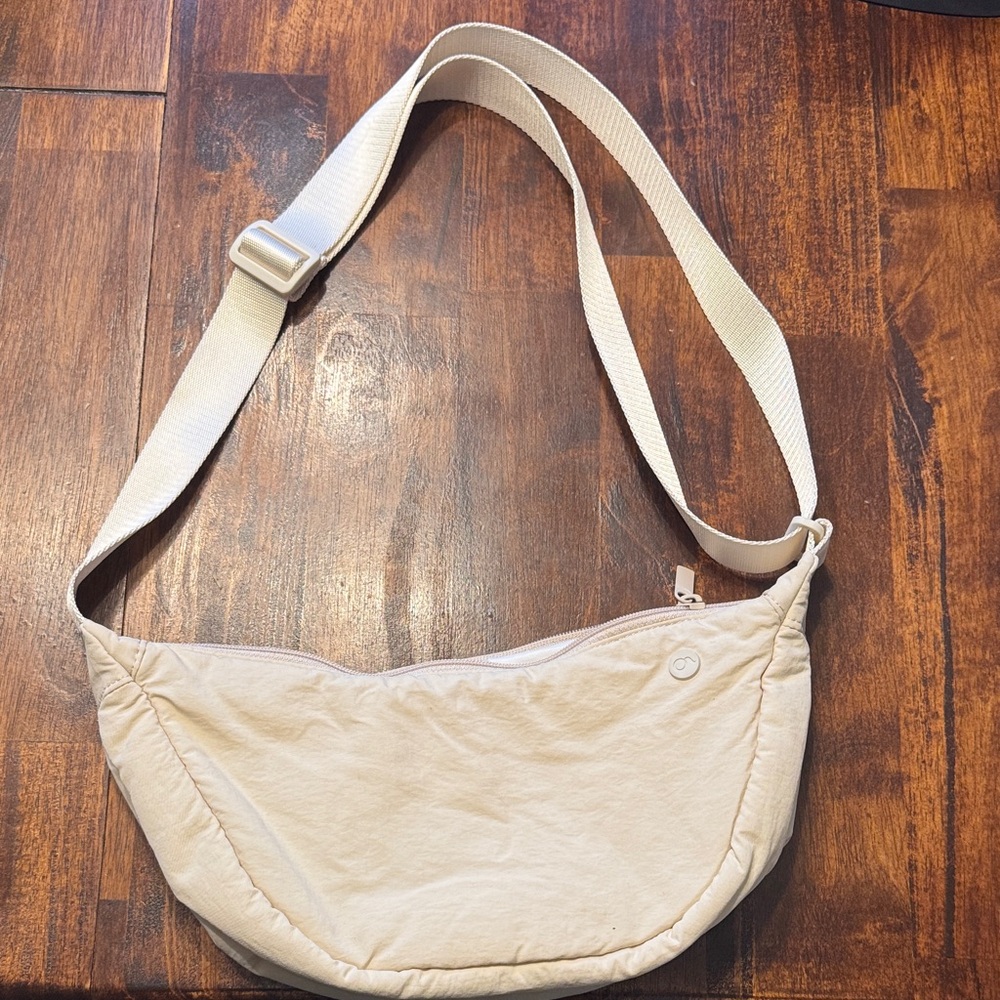 Chic Cream Shoulder Bag